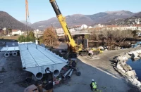 La struttura portante è costituita da quattro tubolari in acciaio disposti in continuità lungo lo sviluppo longitudinale della passerella.